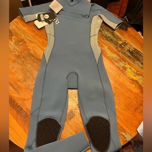 VOLCOM MODULATOR 2MM CHEST-ZIP YOUTH BOY'S S/S FULLSUIT WETSUIT